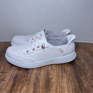Women’s White Skechers “Bobs B Cute” Vegan Size 7.5 WIDE With Memory Foam